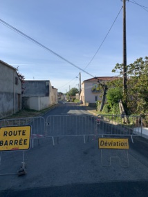 Un camion arrache un poteau téléphonique aux MOTTES