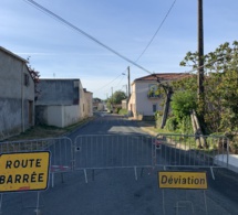 Un camion arrache un poteau téléphonique aux MOTTES